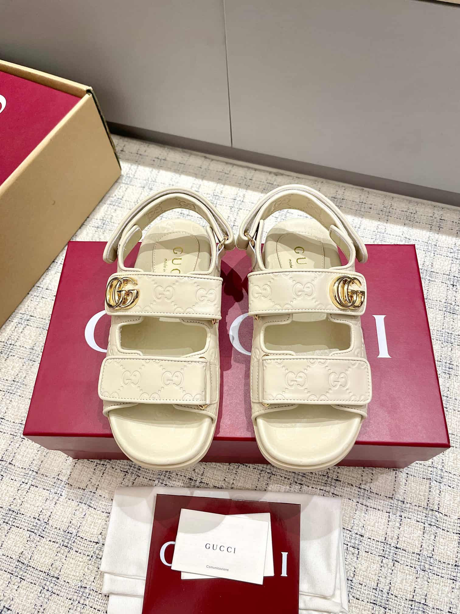 Gucci Women's sandal with Double G