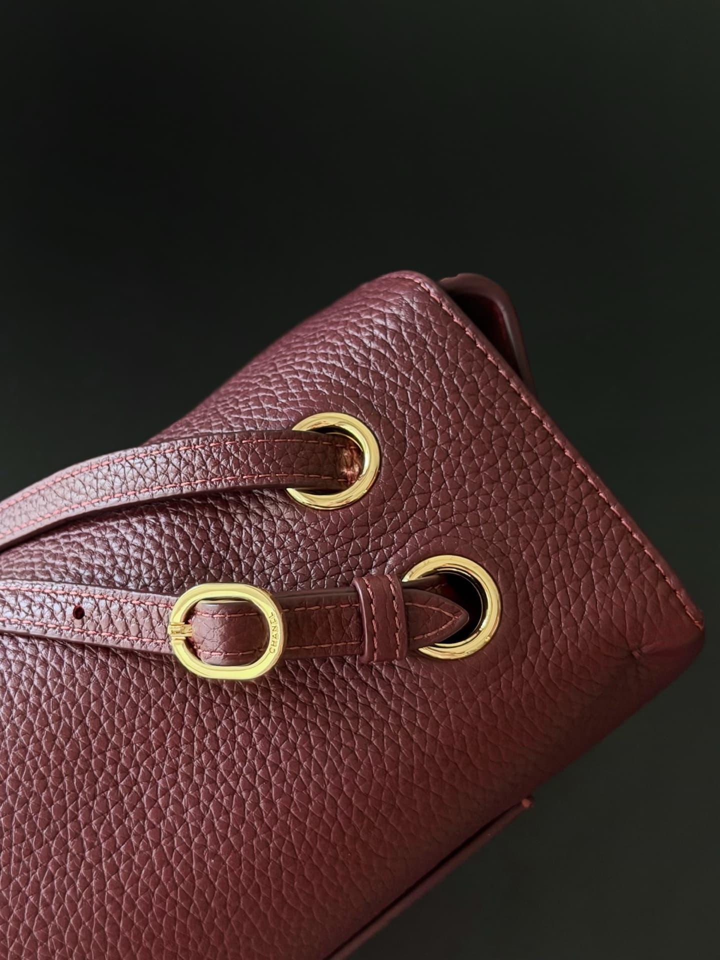 Chanel Maxi Flapbag Grained Calfskin & Gold-Tone Metal Claret AS6231 A