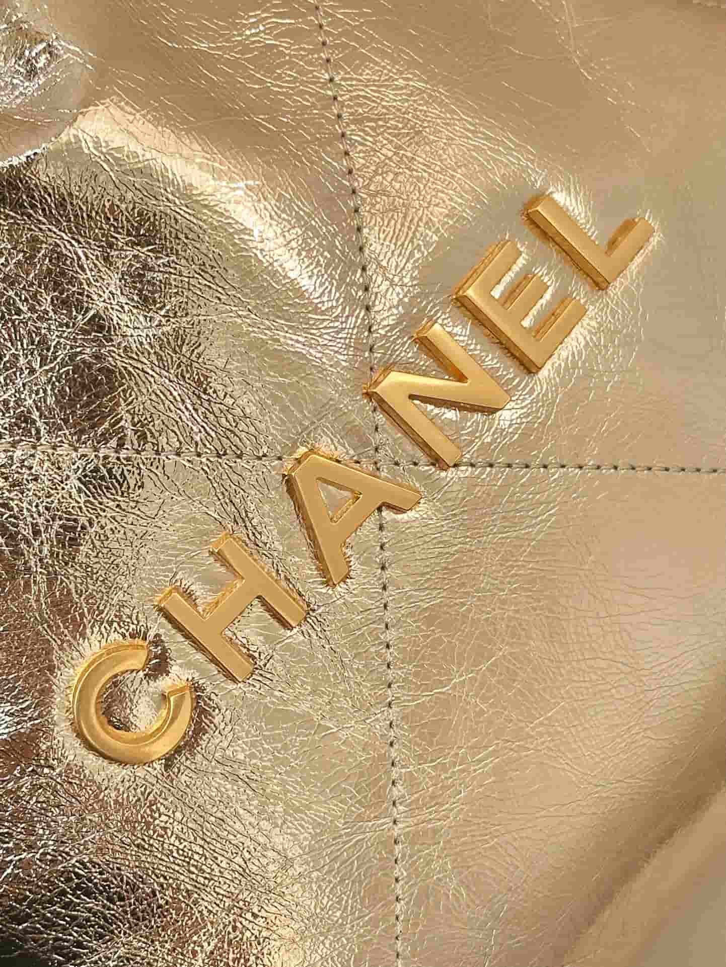 Chanel 22 Small handbag Metallic Calfskin & gold-tone metal AS3260 Champagne TOP