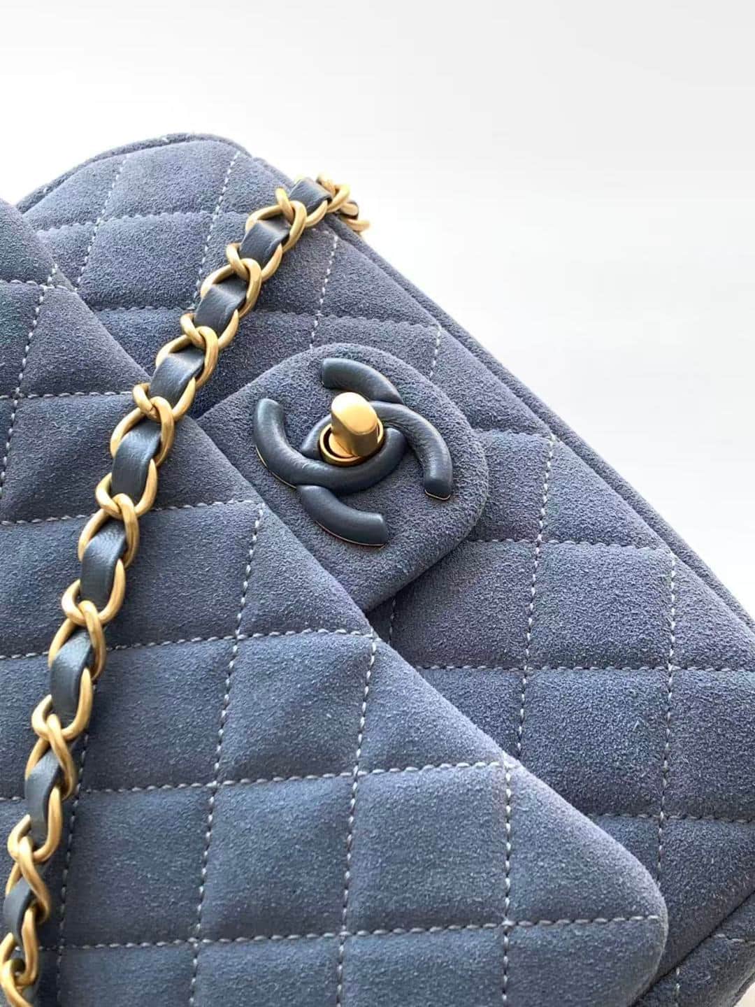 Chanel Classic Flap bag in Blue Suede & Gold-Tone Metal AS5989 A