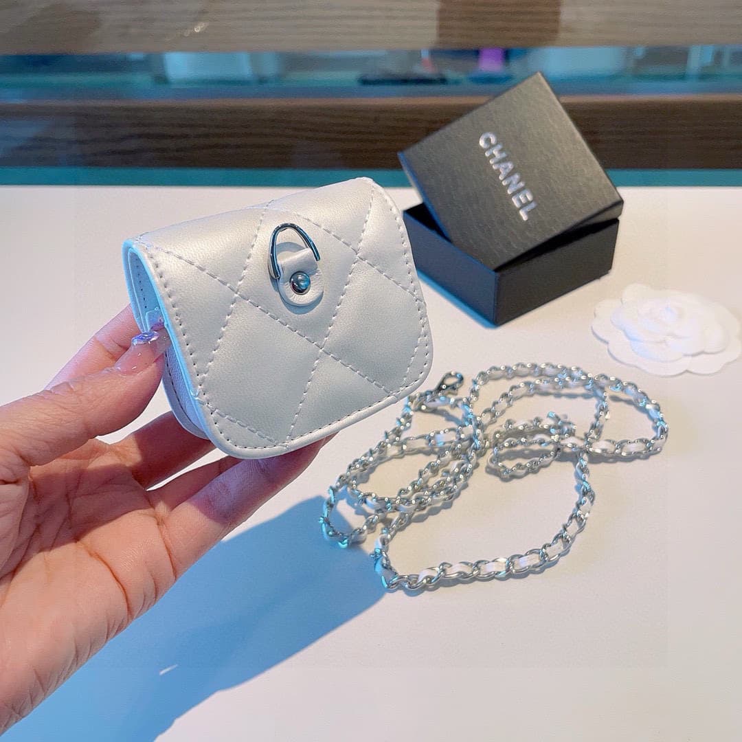 Chanel Caviar Quilted Headphone bag  With Chain 21986
