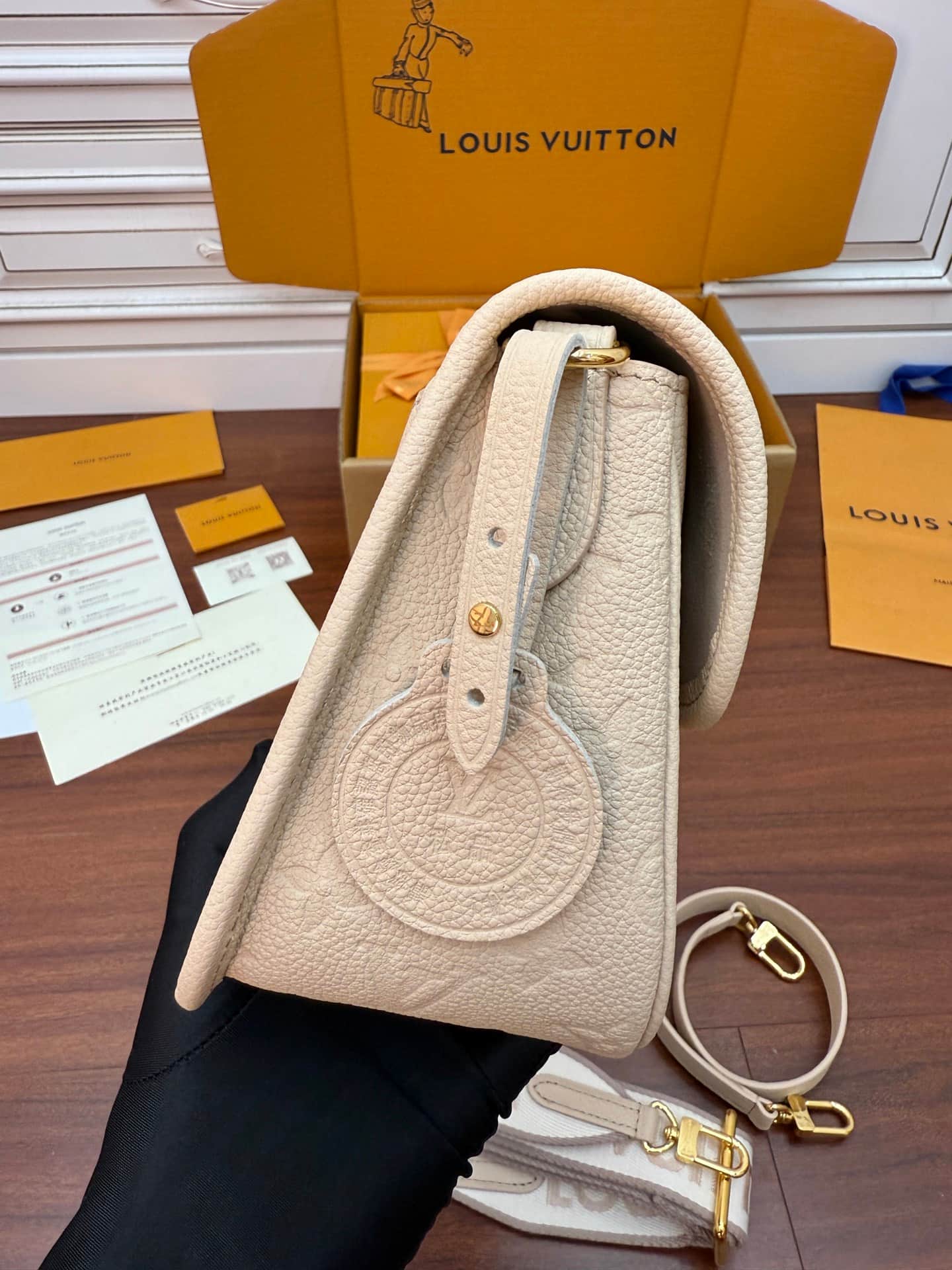 Louis Vuitton Diane Sand Grained cowhide leather M13231 TOP