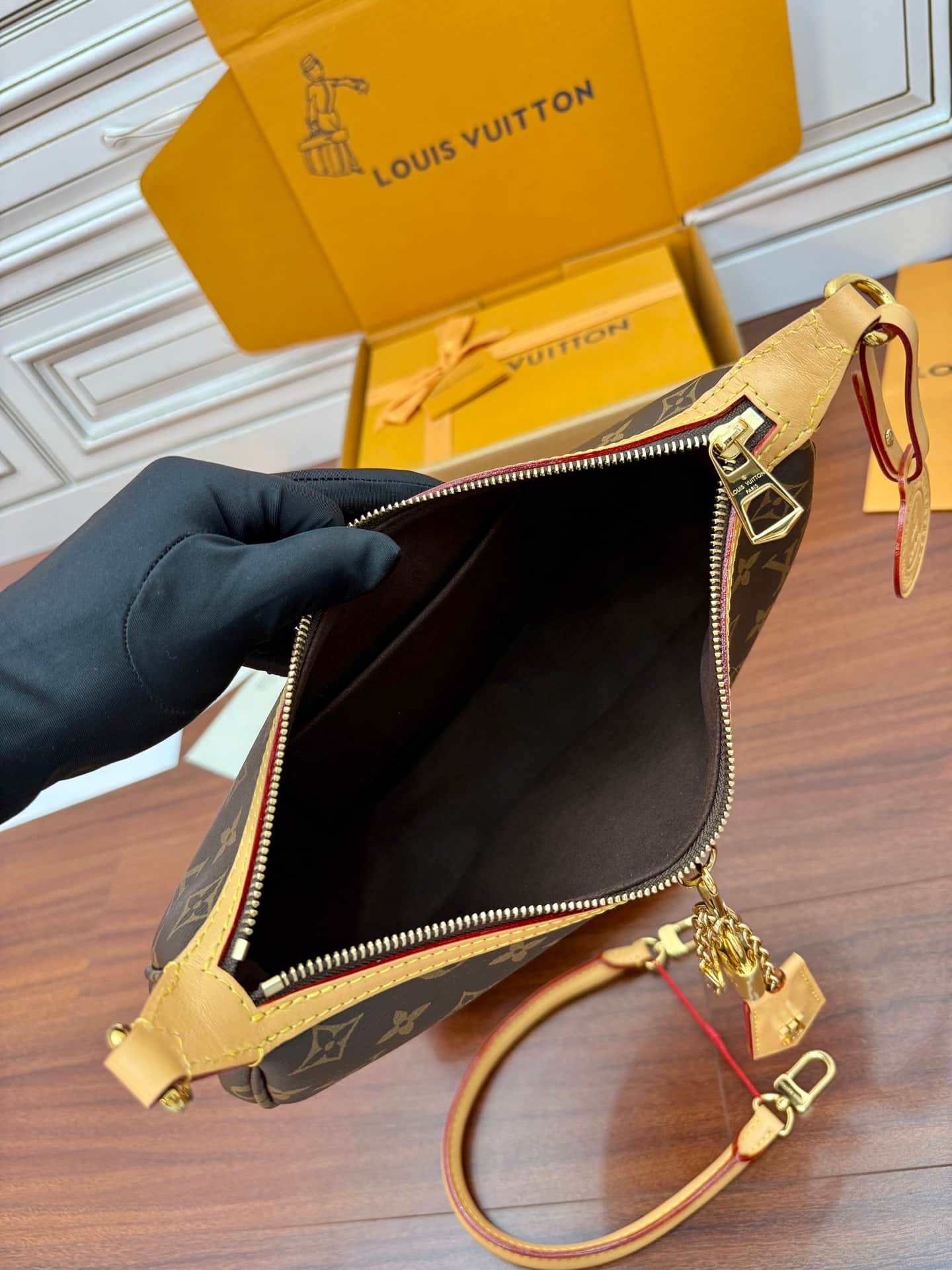 Louis Vuitton Looping Monogram coated canvas M12939 TOP