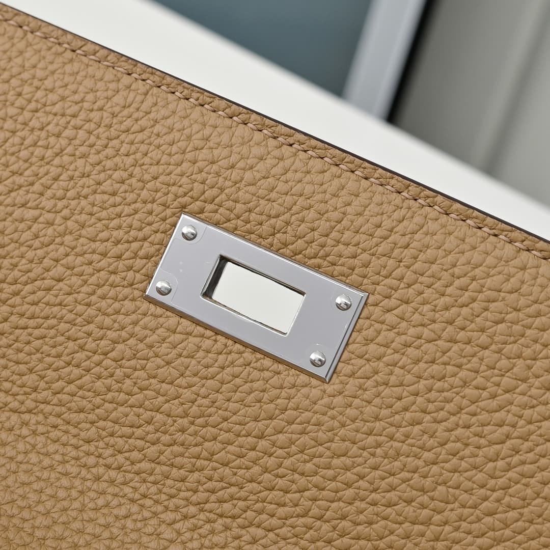 Hermes Kelly depeches Togo 36 briefcase In Beige Metal CalfskIn WAX High