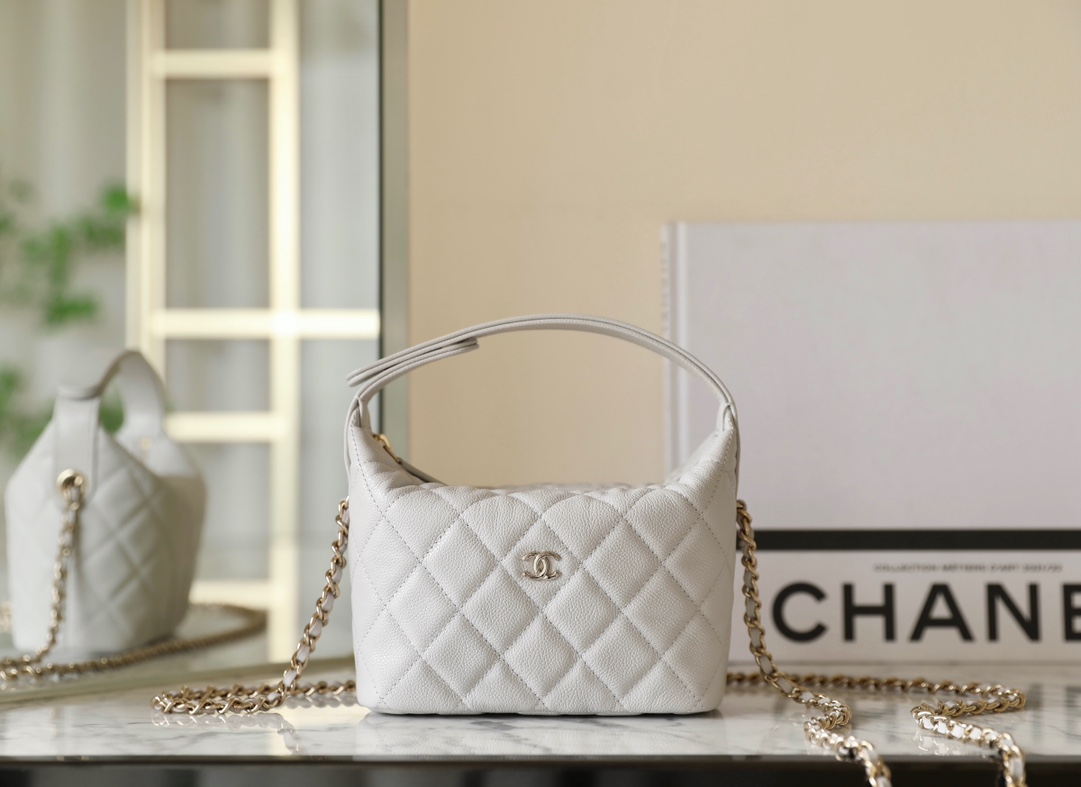 Chanel HOBO CLUTCH Grained Shiny Calfskin & Gold-Tone Metal TOP