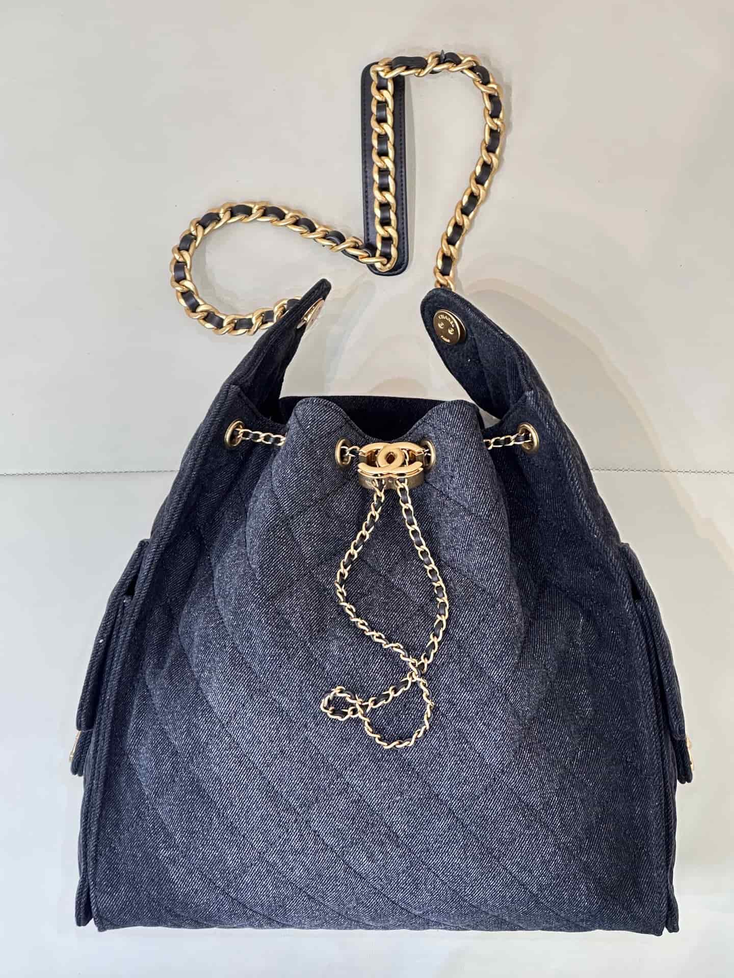 Chanel 25 Medium Hobo handbag AS5311 Denim &Gold-tone Metal Black TOP