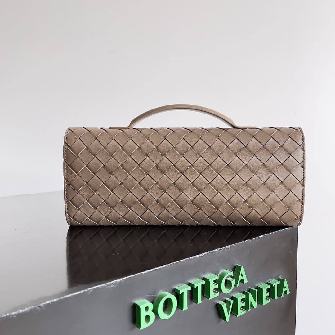 BV Long Clutch Andiamo With Handle Lambskin TOP