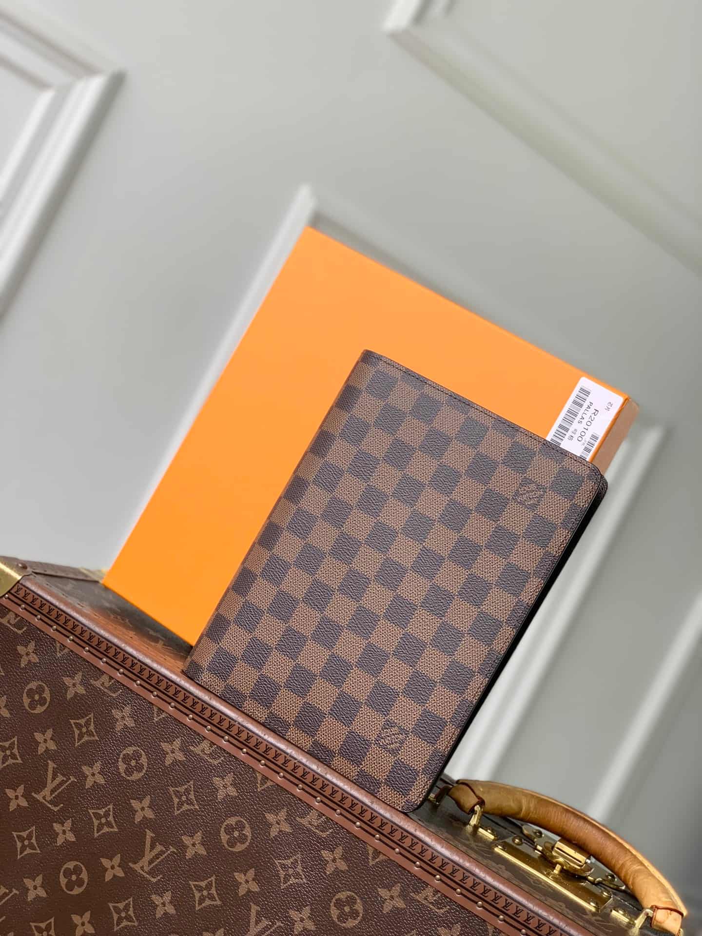 Louis Vuitton Desk Agenda Cover Damier canvas, cross grain leather lining R21065 High