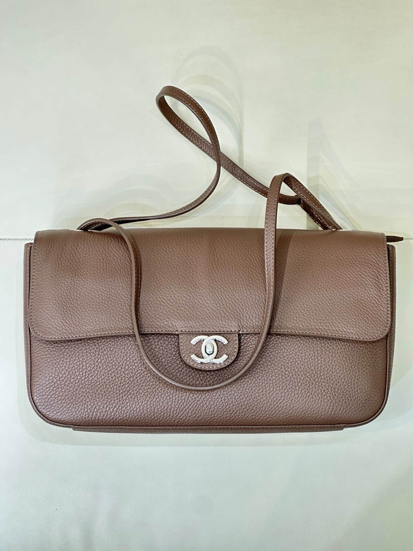 Chanel Maxi Flapbag Grained Calfskin & Silver Metal Light Brown AS6231 TOP