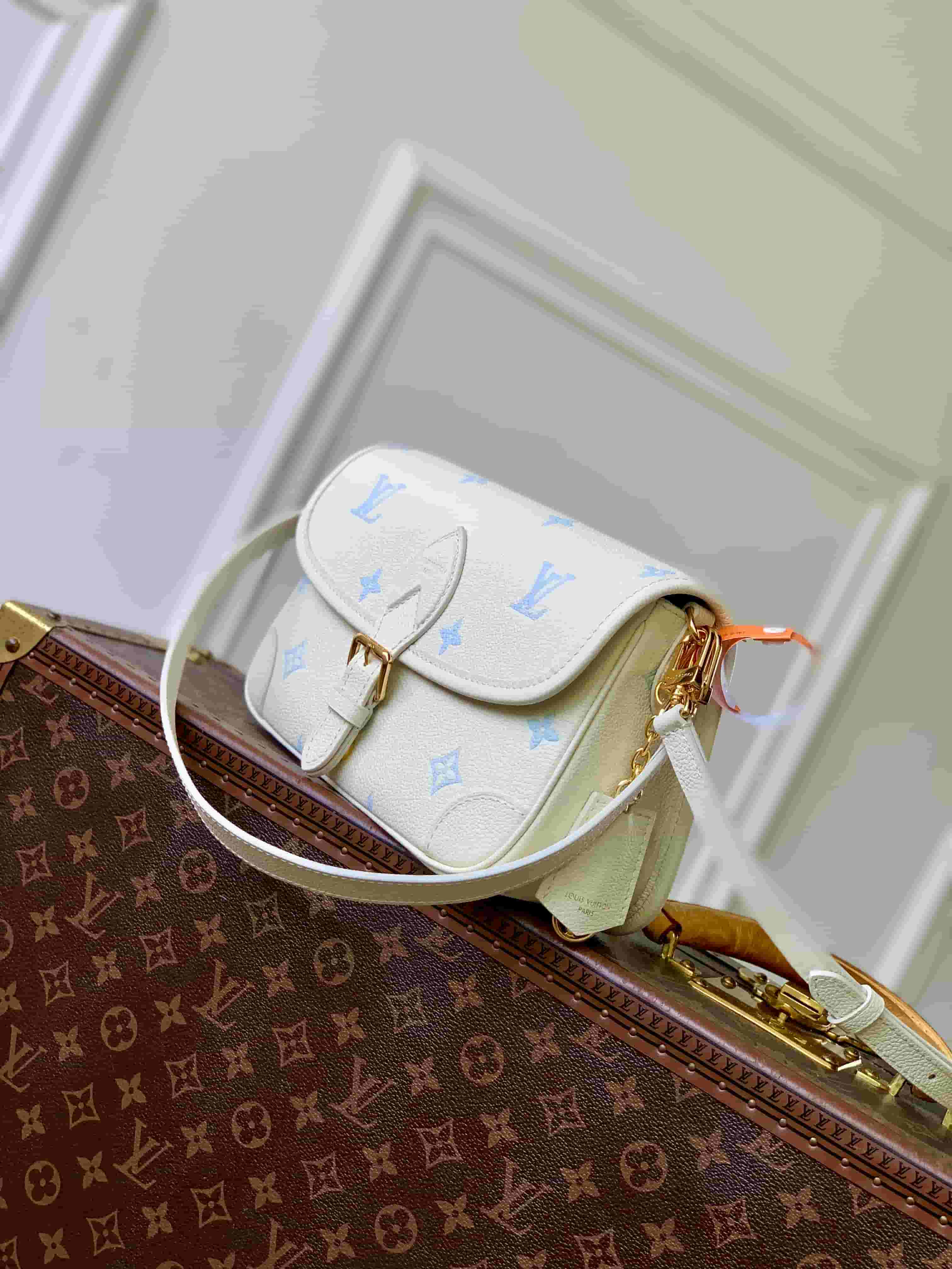 Louis Vuitton Diane Milky White/Blue Cowhide leather M28054 High