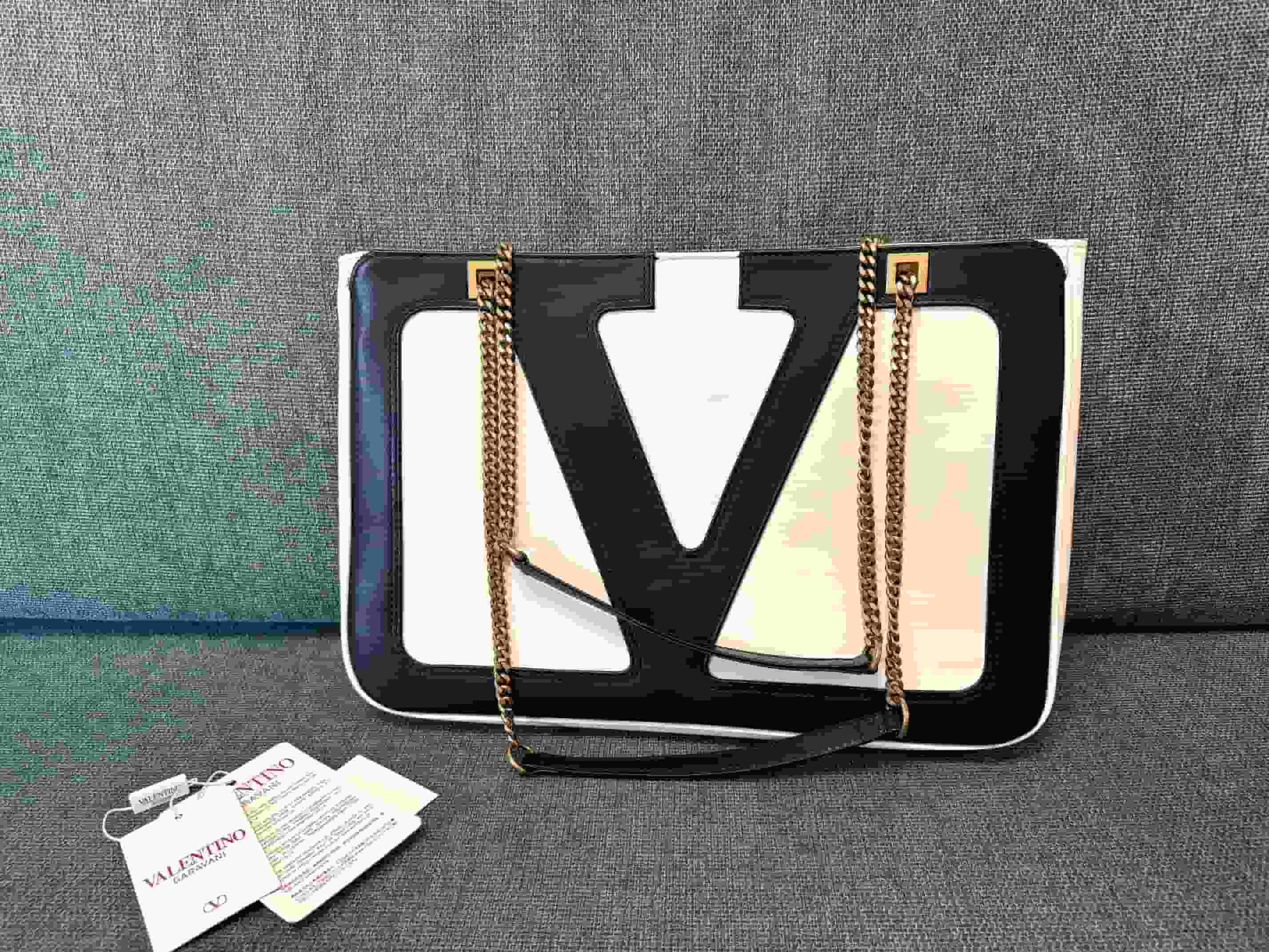 VALENTINO GARAVANI VIVA SUPERSTAR MEDIUM NAPPA LEATHER SHOPPING BAG High