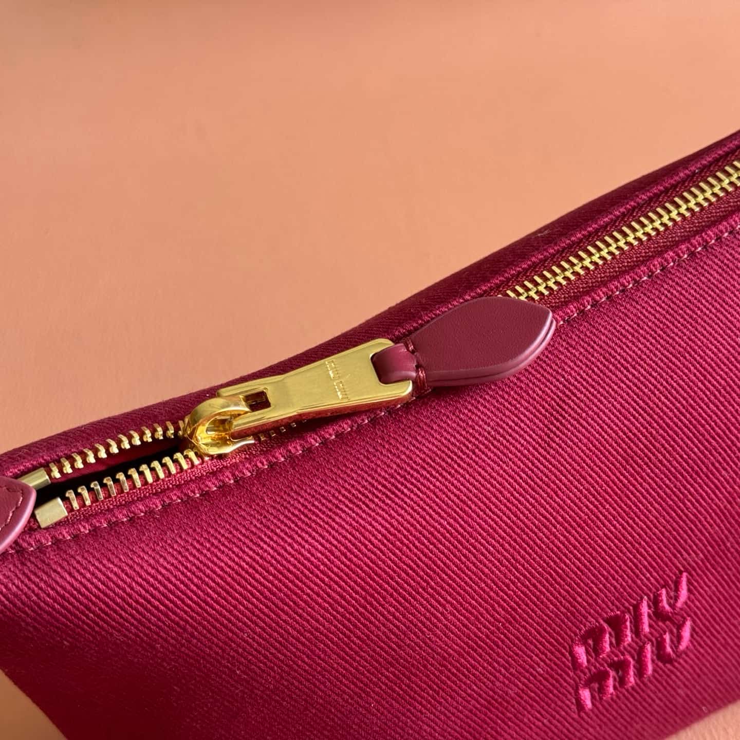 Miu Miu Gabardine pouch Cherry/Baltic Blue 5NE841 High