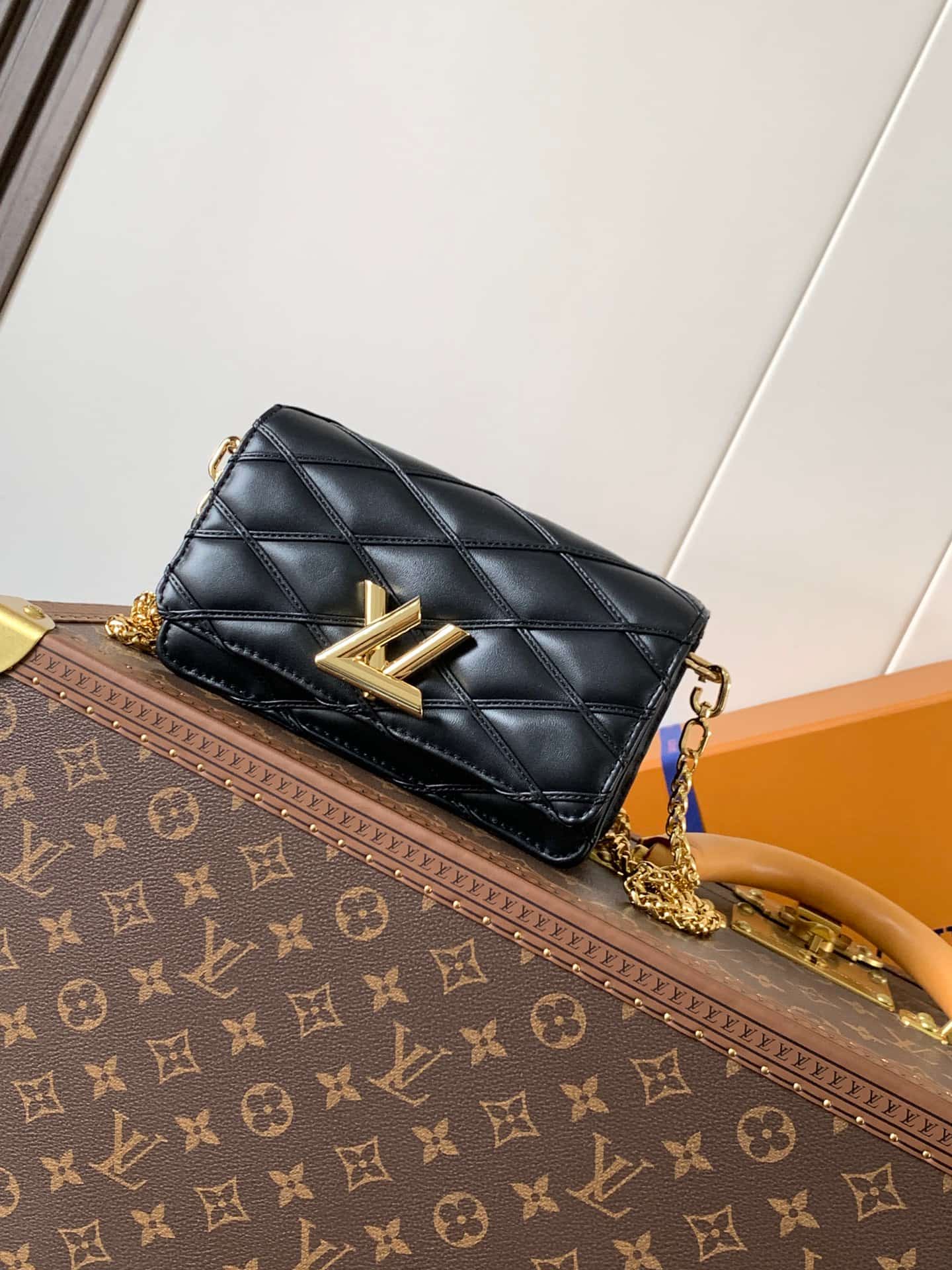 Louis Vuitton Wallet On Chain GO-14 Black Lambskin leather M13139 High