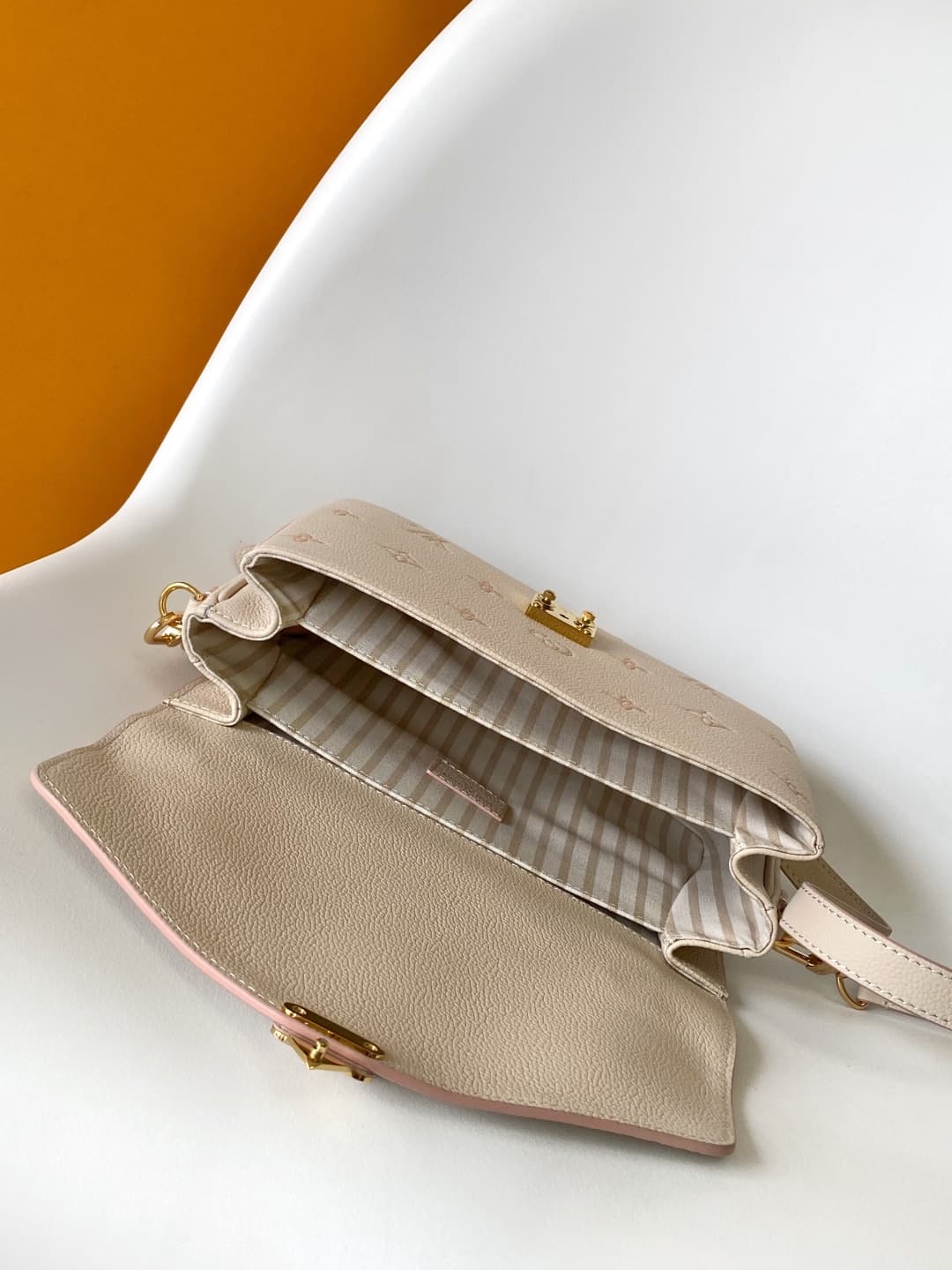 Louis Vuitton Pochette Métis Debossed grained cowhide leather M14977 Eden High