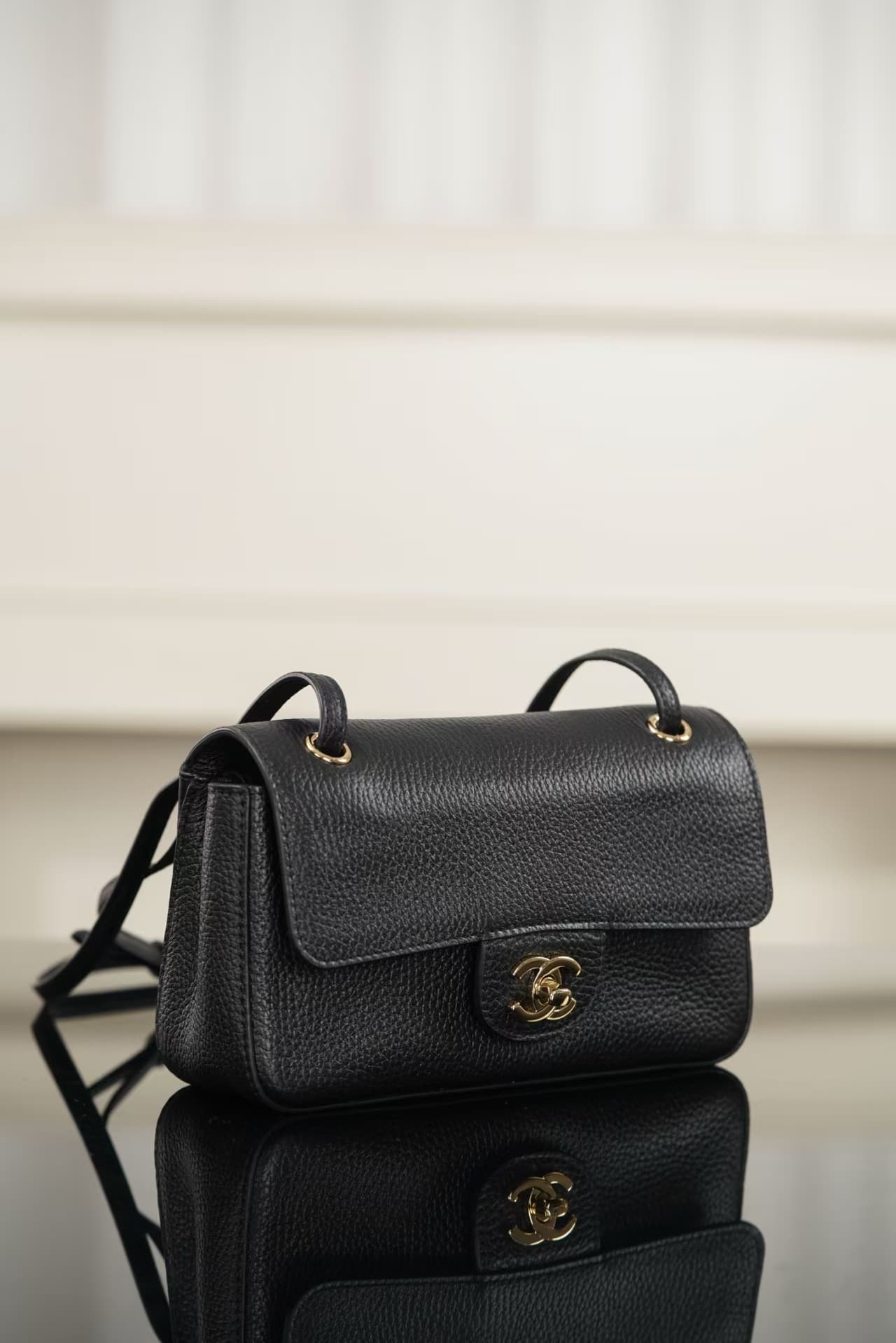 CHANEL Mini flap bag Grained calfskin&gold-tone metal Black AS6573 A
