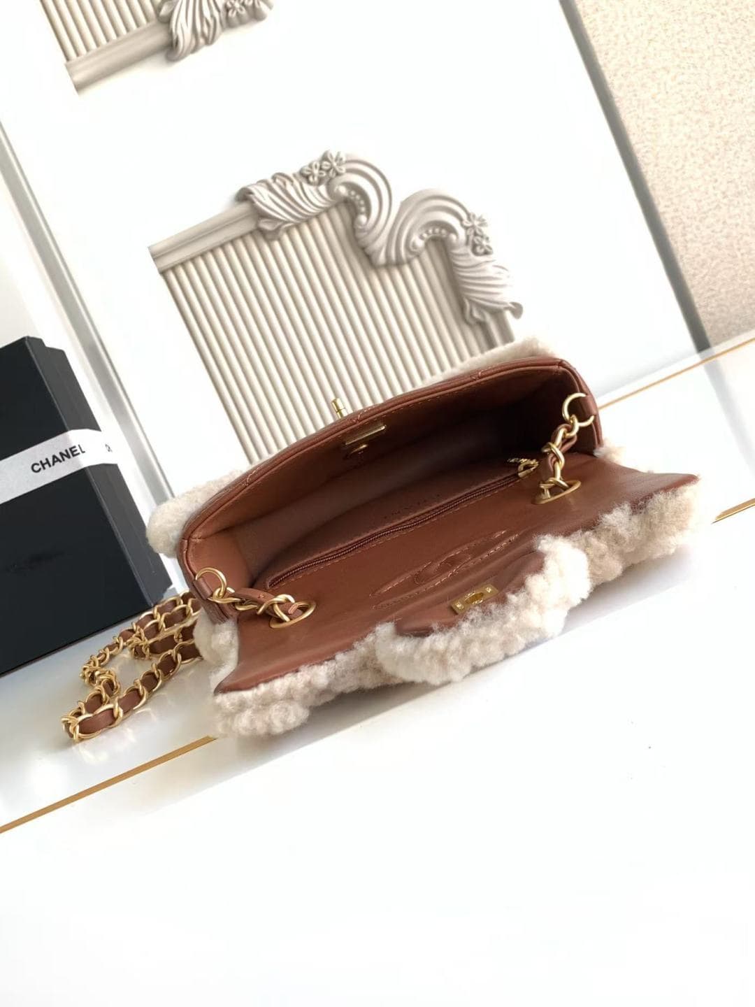 Chanel Mini Shearling Flap Bag in Brown lambskin with beige shearling & Gold-Tone Metal AS5148 A