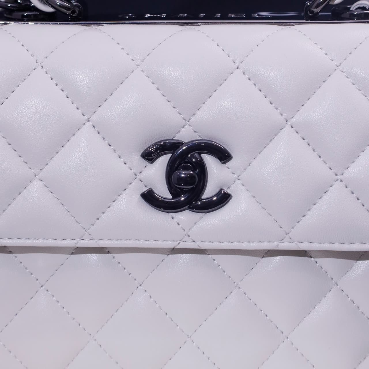 Chanel MINI FLAP BAG WITH TOP HANDLE AS4654 Lambskin &Black-Tone Metal White A