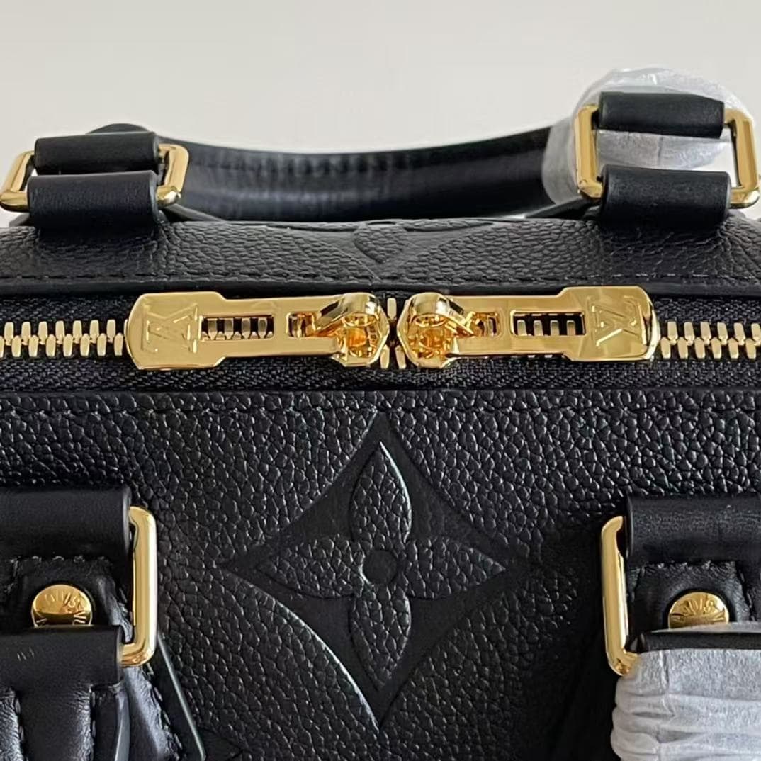 Louis Vuitton SPEEDY BANDOULIÈRE 20 Embossed grained cowhide leather M58953 Black High