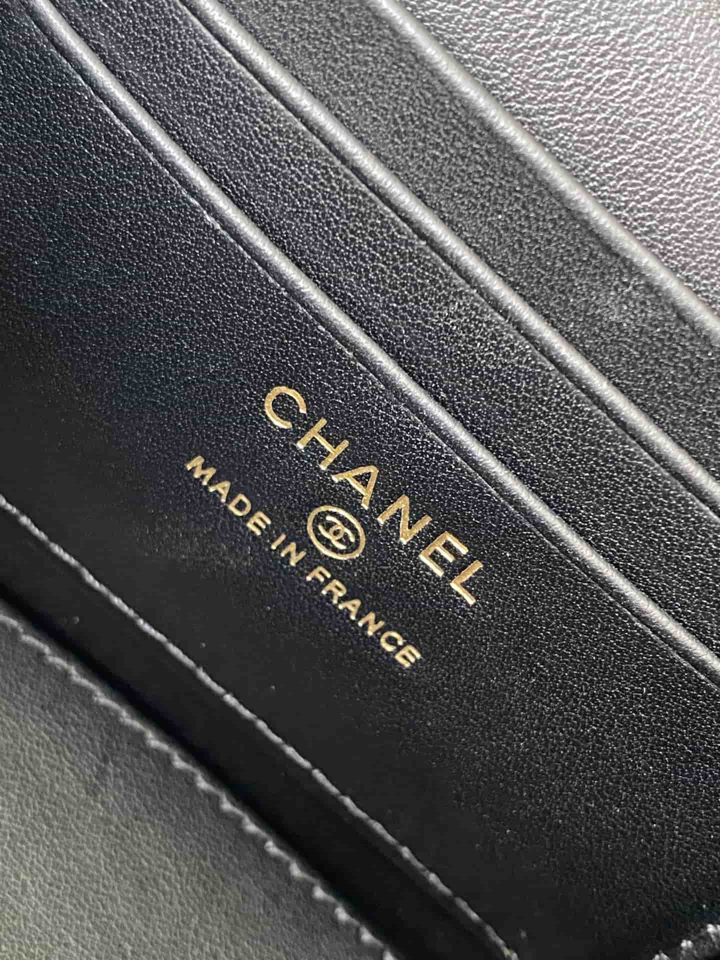 Chanel Vanity with Chain AP3940 Grained Calfskin & Gold Metal Black A