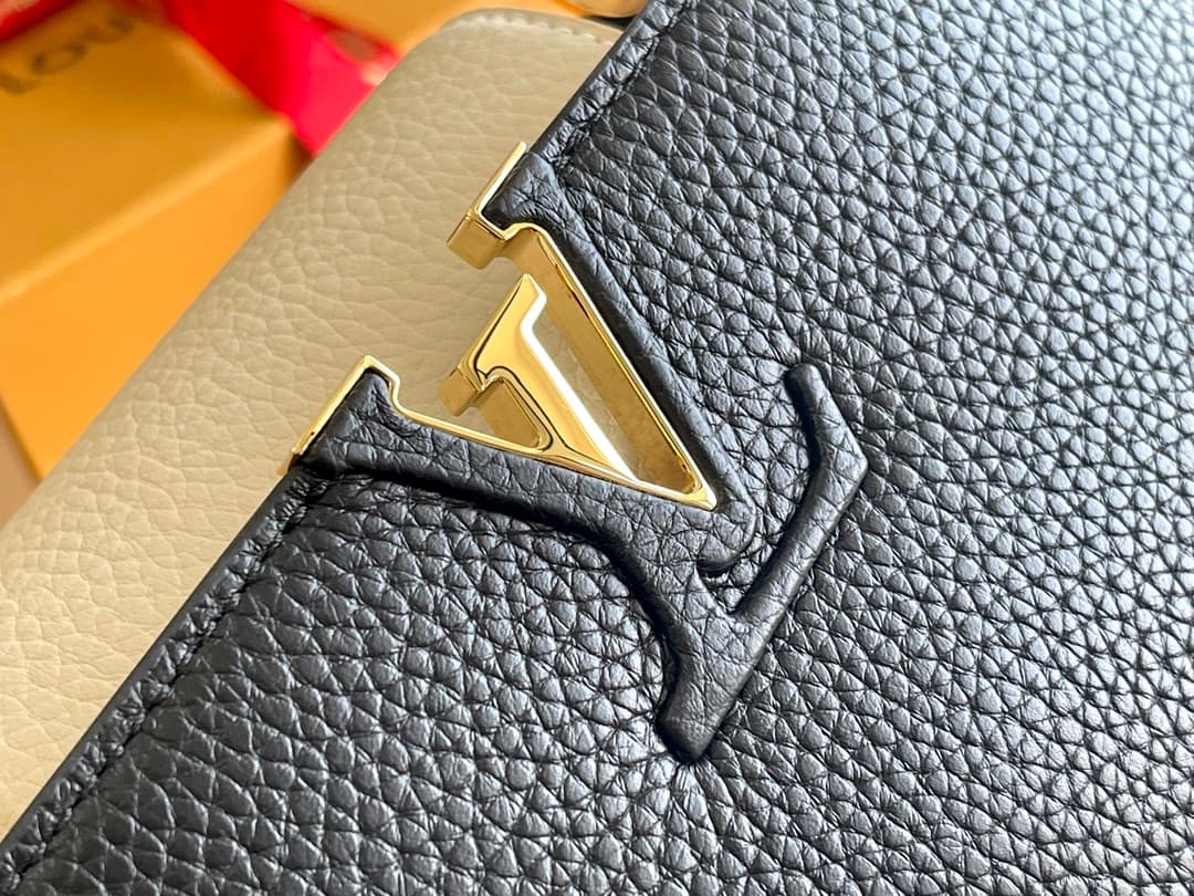 Louis Vuitton Capucines MM M25386 TOP