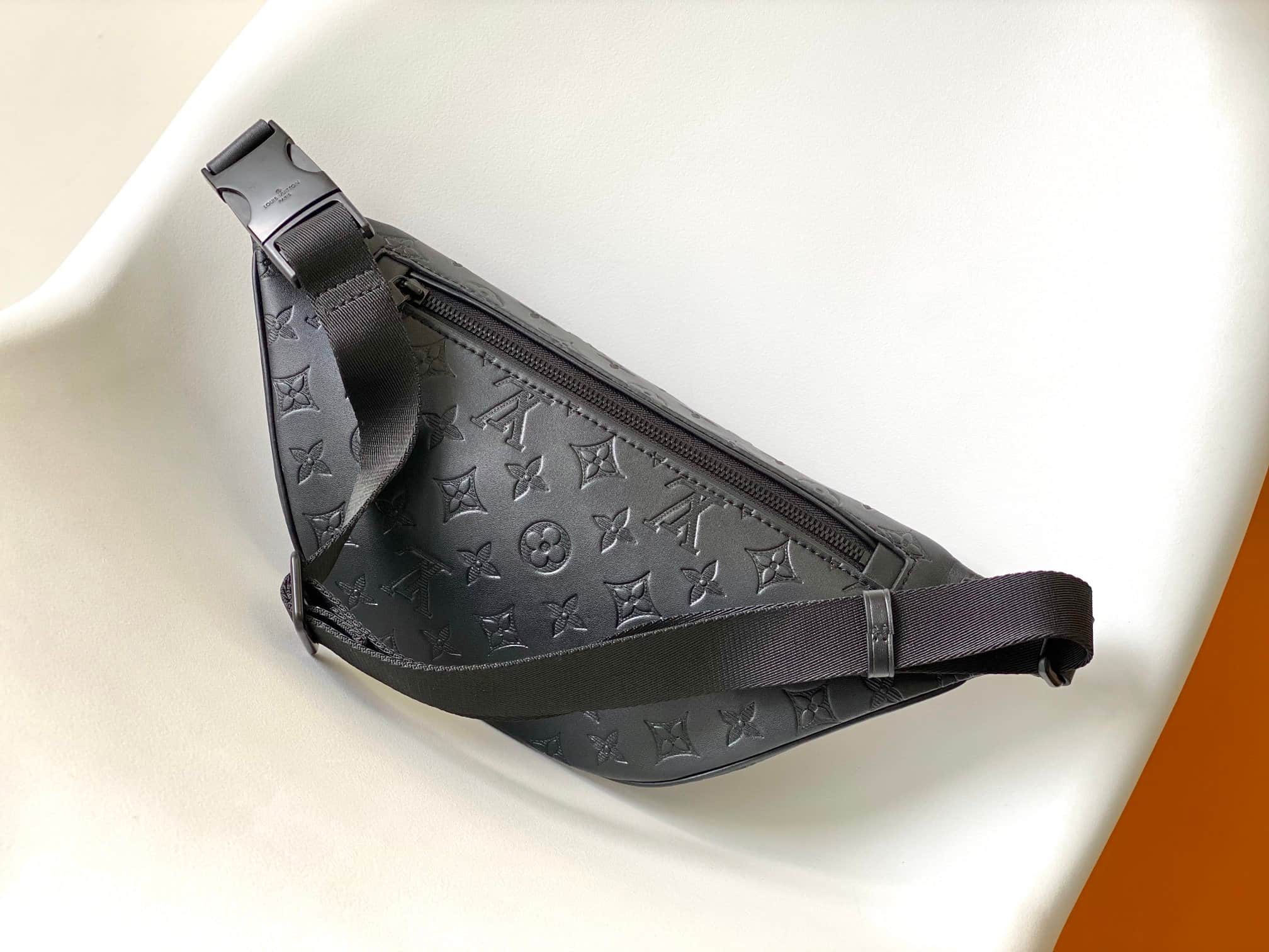 Louis Vuitton Discovery Bumbag PM Monogram Shadow calf leather M46036 High