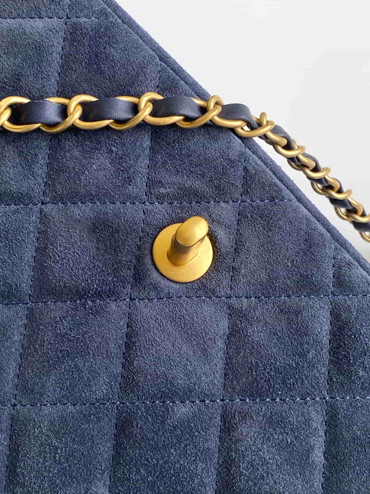Chanel Classic Flap bag in Navy Blue Suede & Gold-Tone Metal AS5987 A