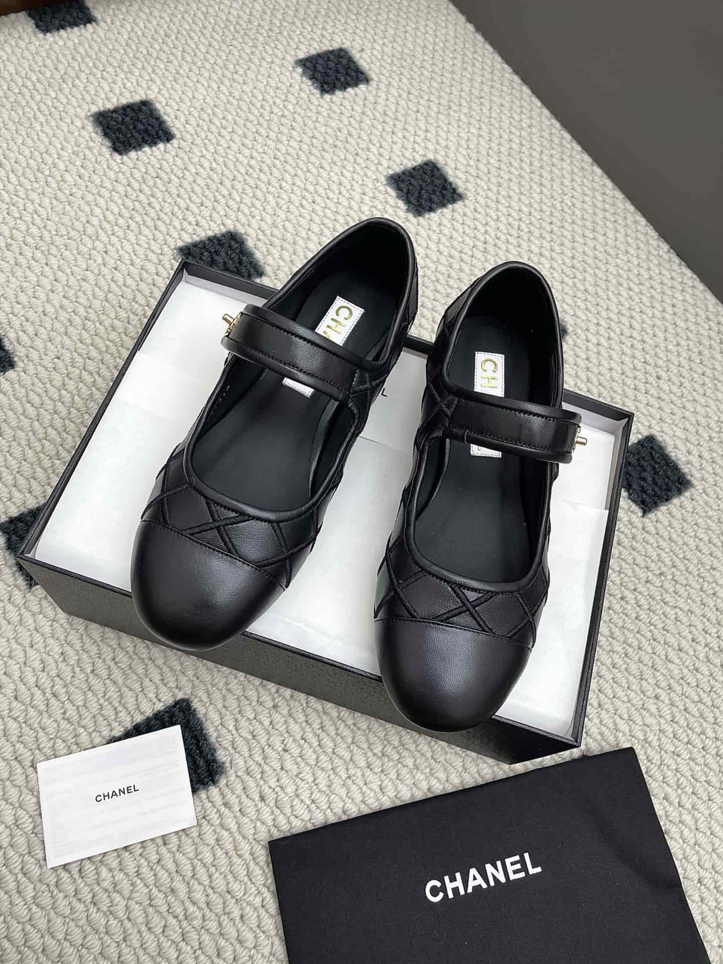 CHANEL Patent Calfskin Mary Janes Flats Shoes Women