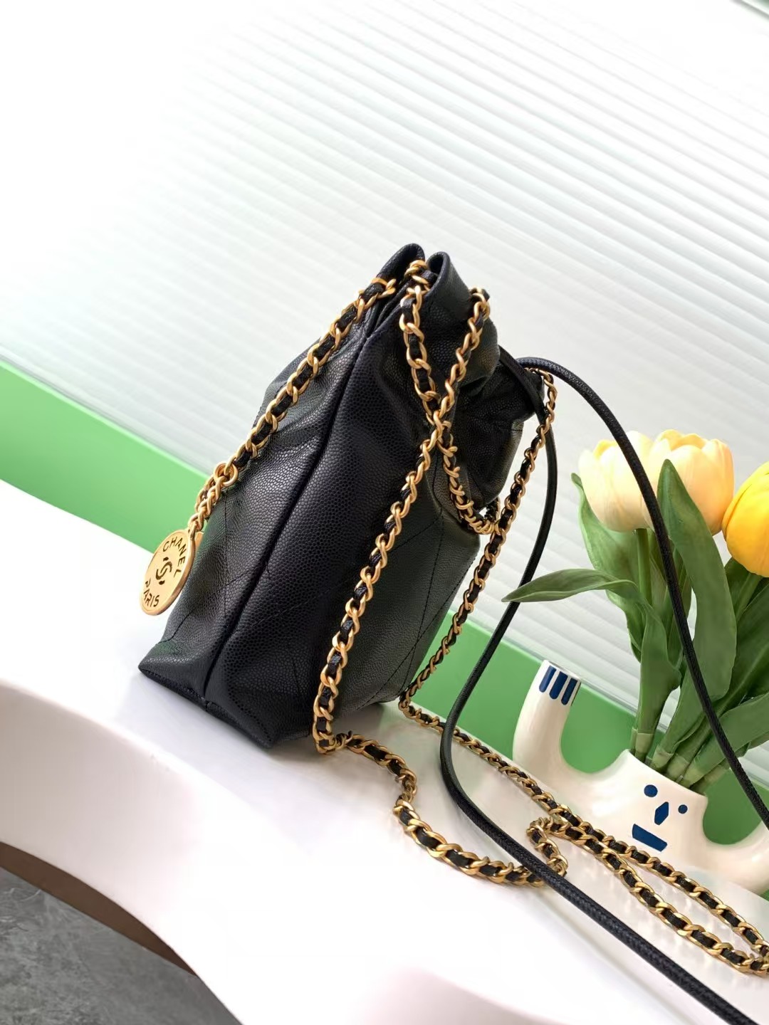 Chanel 22 MINI HANDBAG Shiny Grained Calfskin, Enamel & Gold-Tone Metal Black AS3980 High