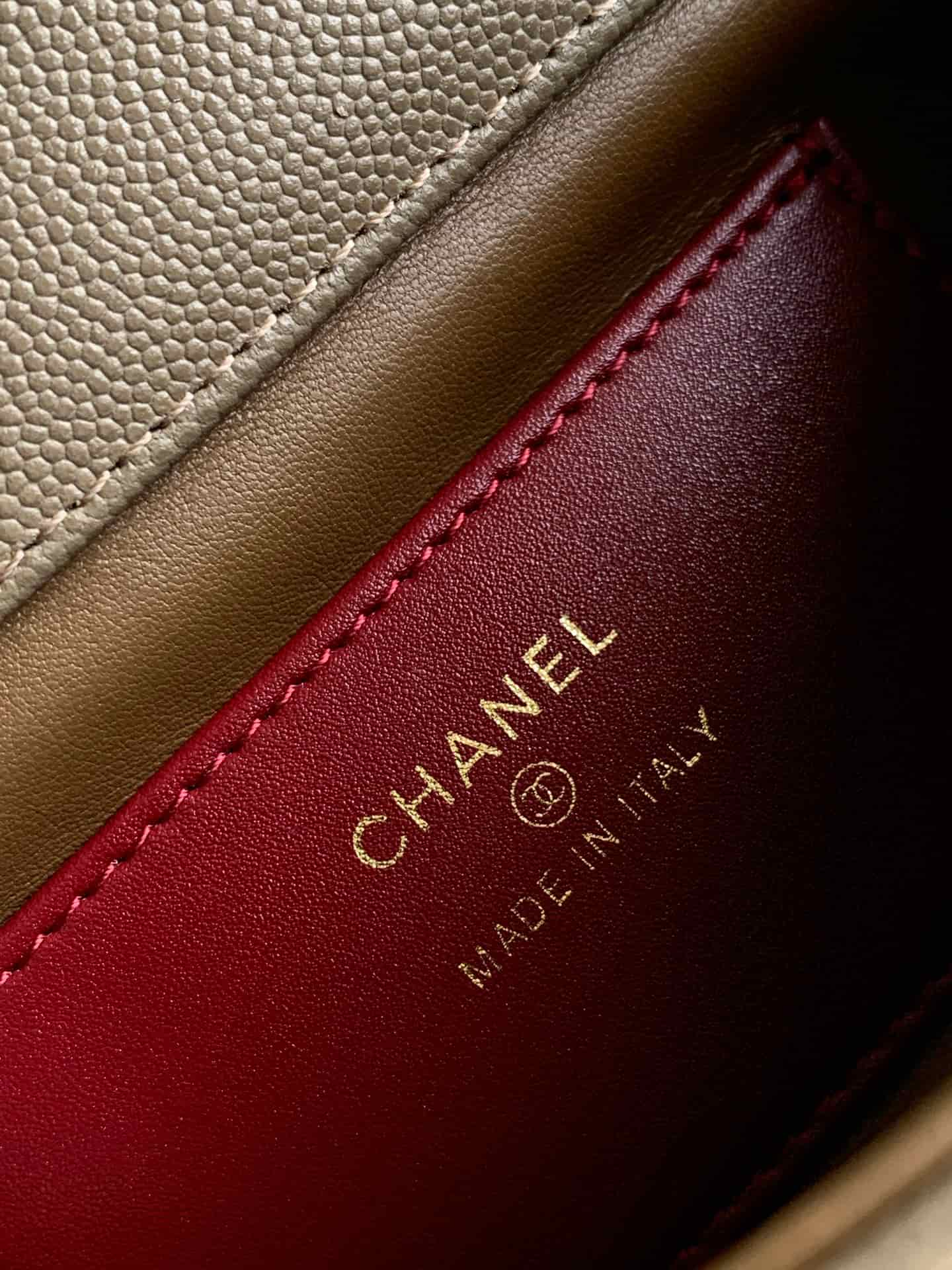 Chanel Clutch with Leather Strap Grained Shiny Calfskin & Gold-Tone Metal brown AP5068 A