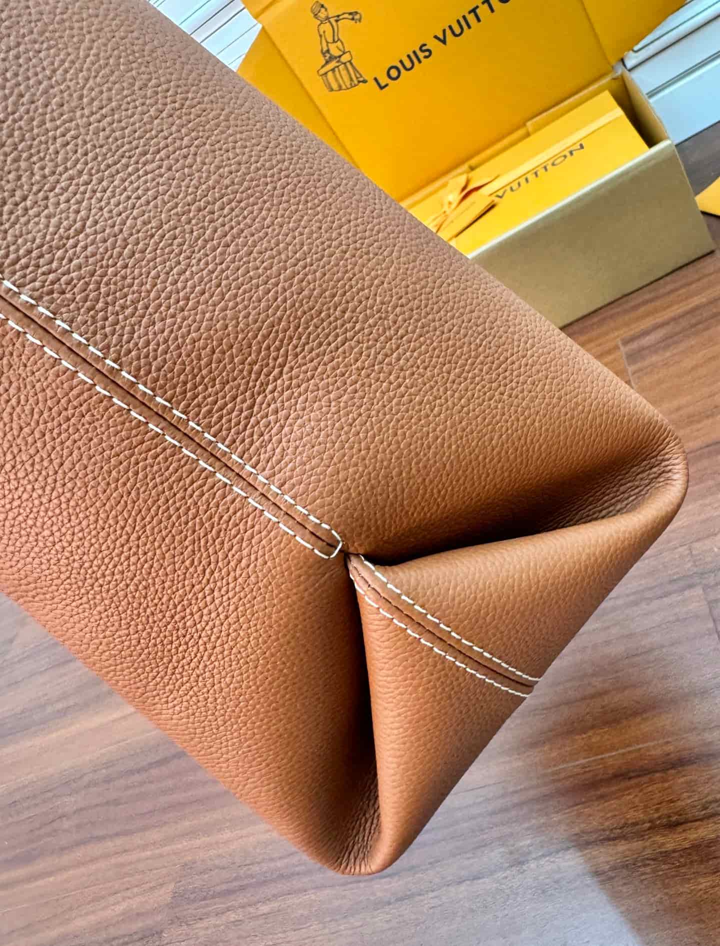 Louis Vuitton Low Key Cabas MM Cognac Brown Grained calfskin M25342 TOP