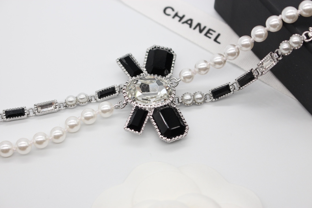 Chanel Crystal Pearl Bow CC Necklace High