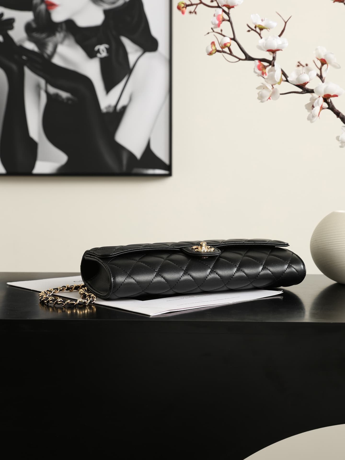 Chanel Clutch with chain Lambskin Calfskin & Gold-Tone Metal Black AP5280 A