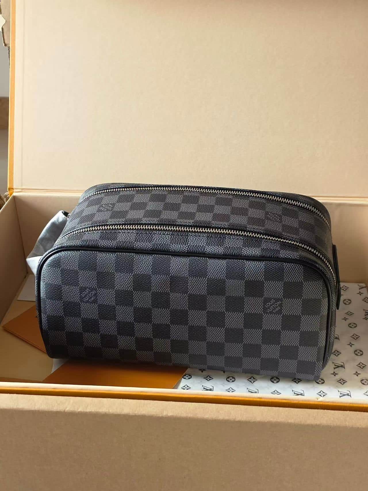Louis Vuitton Damier Graphite Canvas King Size Toiletry Bag High