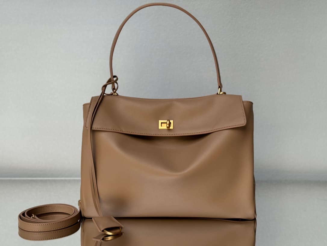 Balenciaga Rodeo Medium Bag in Latte Leather With Gold-Tone Metal TOP