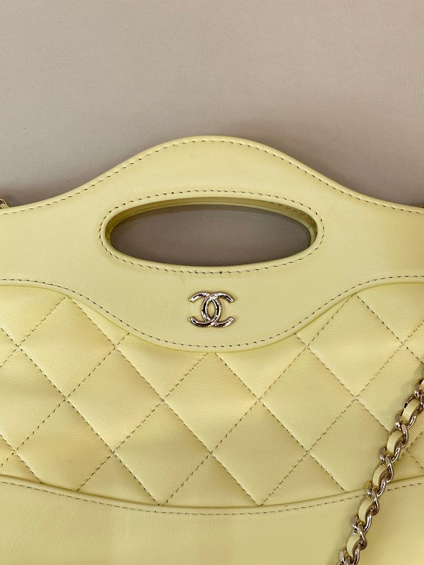 Chanel Clutch with chain Lambskin & Gold-Tone Metal AP3656 Light Yellow TOP