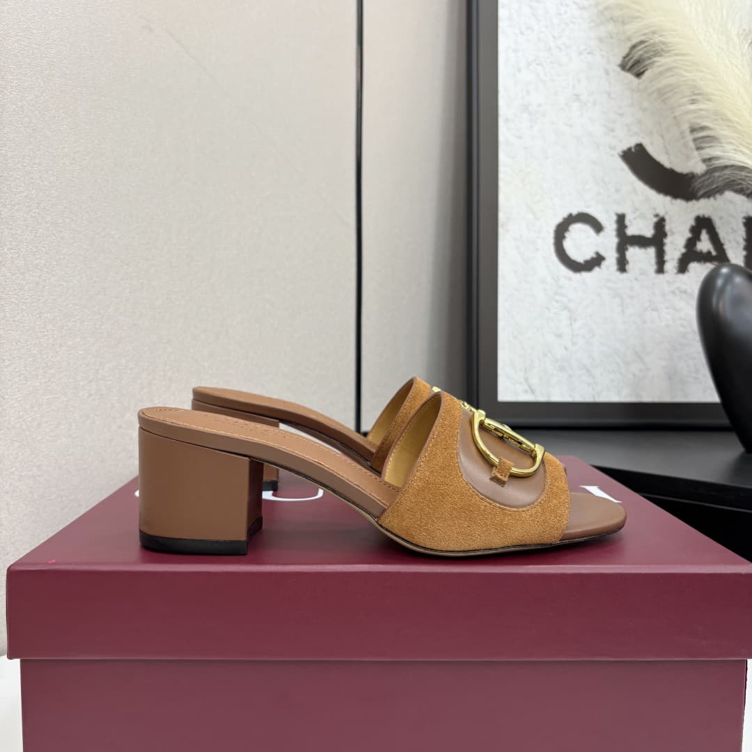 Gucci Women's slide sandal with Horsebit