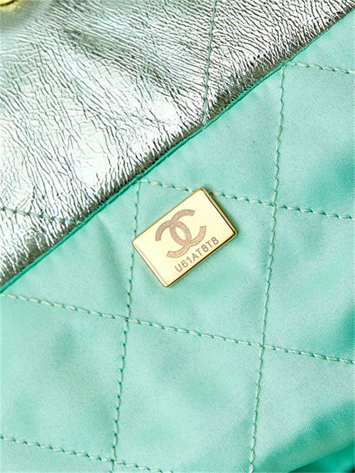 Chanel 22 SMALL HANDBAG Metallic Calfskin & Gold-Tone Metal AS3260 Green A