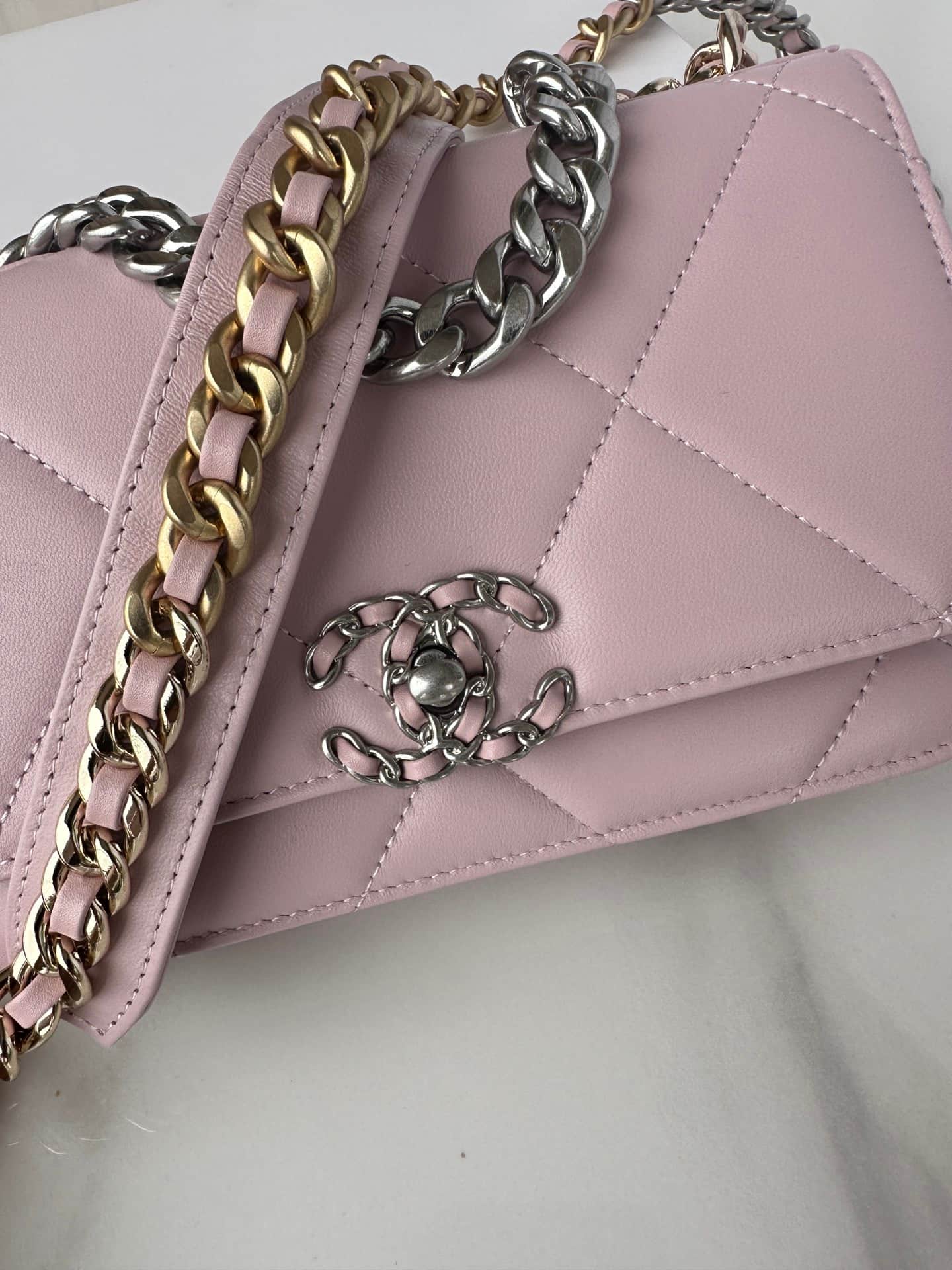 Chanel Wallet on Chain Lambskin Leather & Silver-Tone Metal Pink AP0957 A