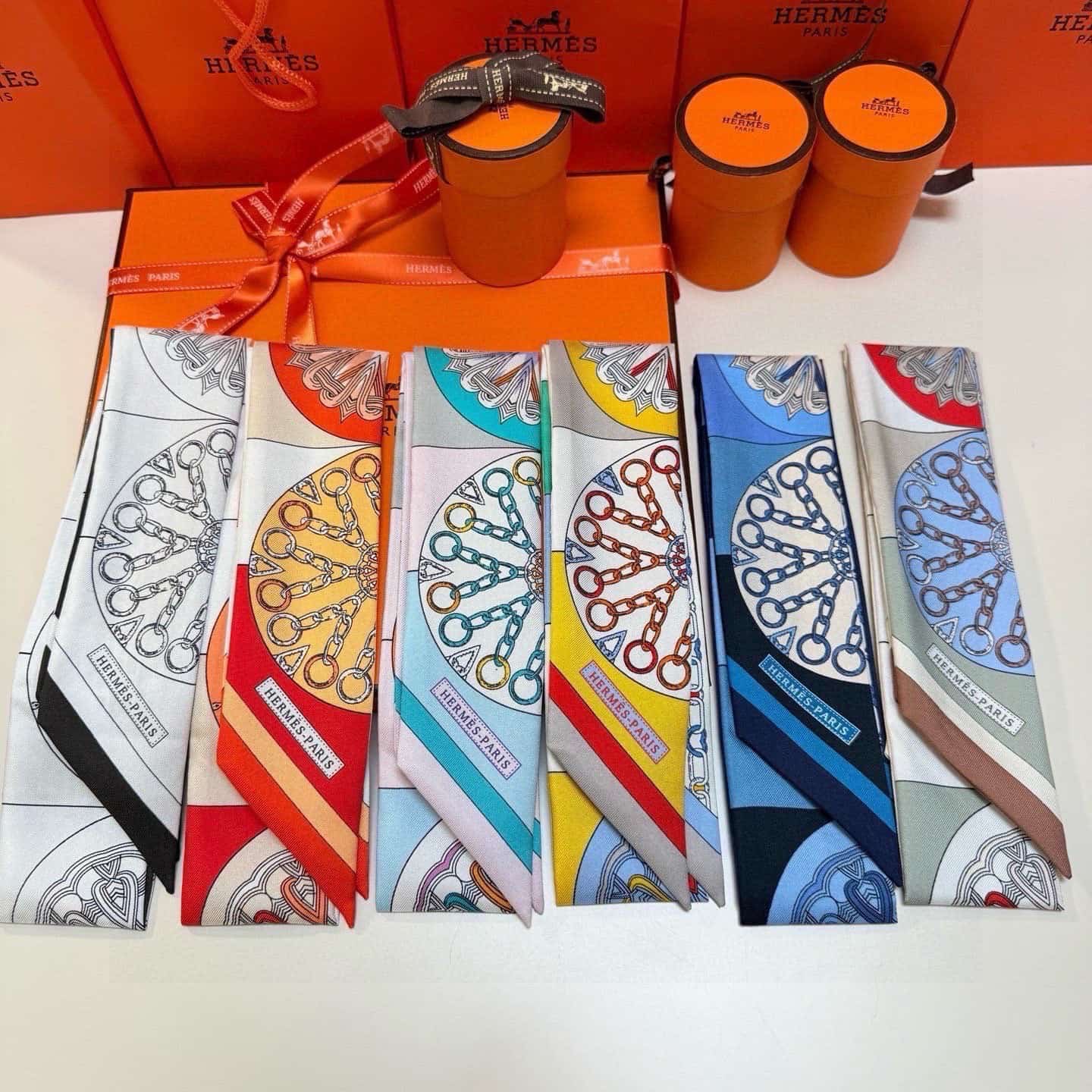 Hermes Silk L'Effet Kaleidoscope Twilly scarf