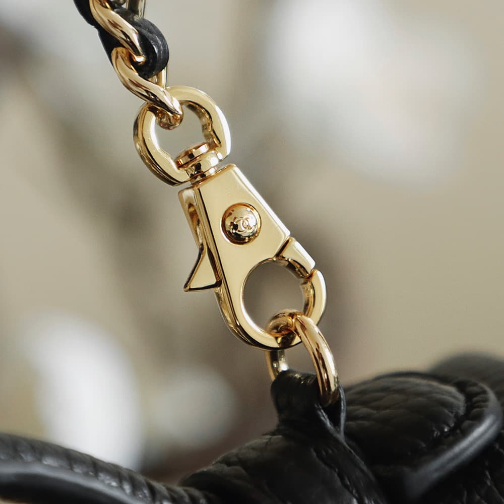 Chanel Small Vanity with chain Grained Calfskin & Gold-Tone Metal Black AP5346 A