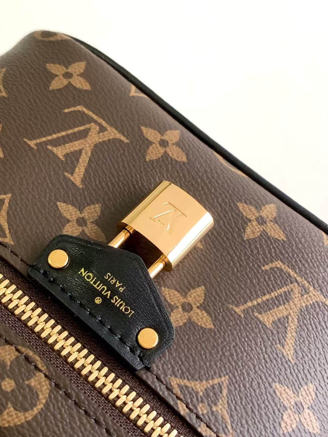 Louis Vuitton Vanity Chain Pouch Monogram Canvas M47125 High