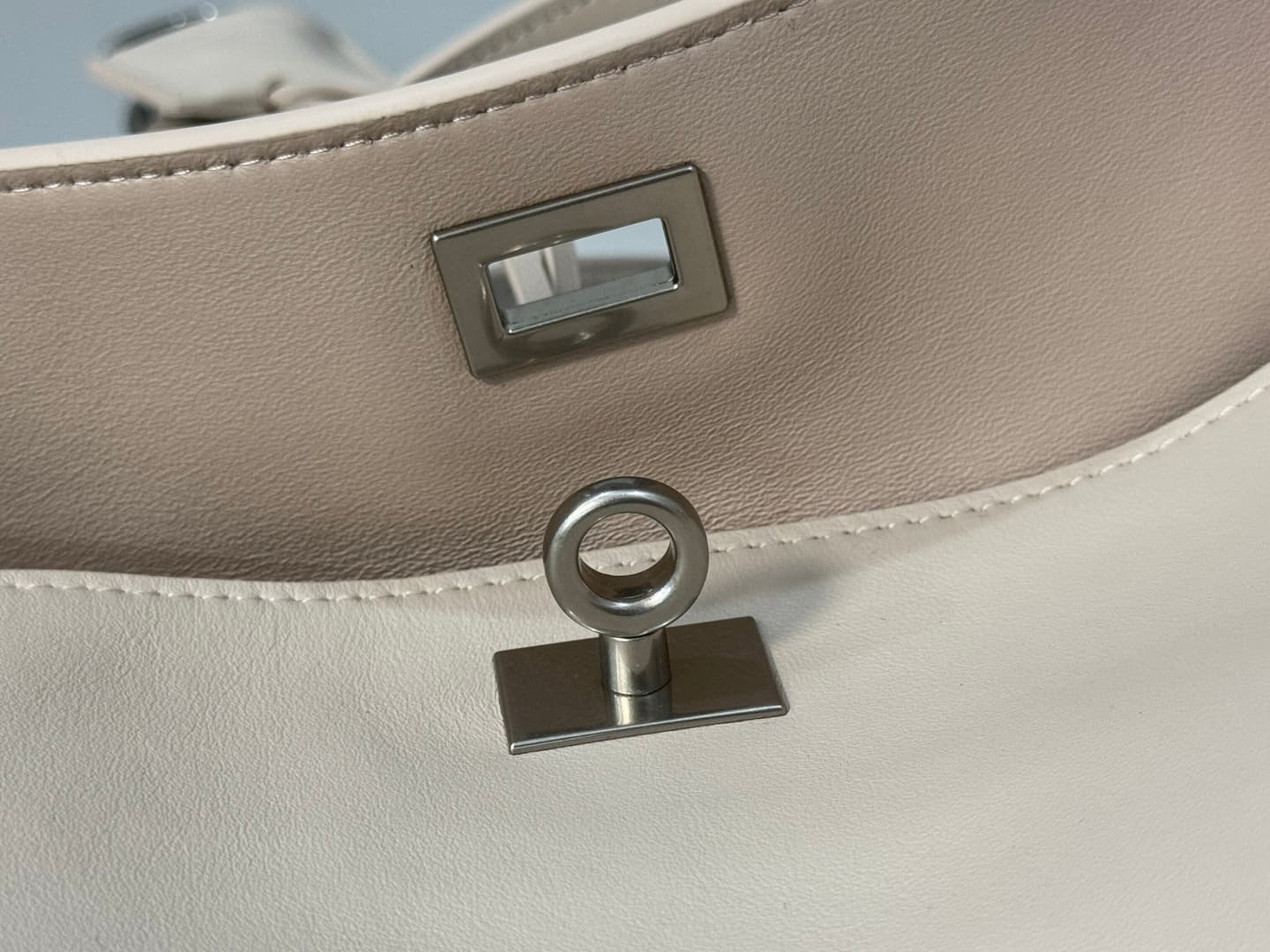 Balenciaga Rodeo Medium Bag in Beige Leather With Silver-Tone Metal TOP