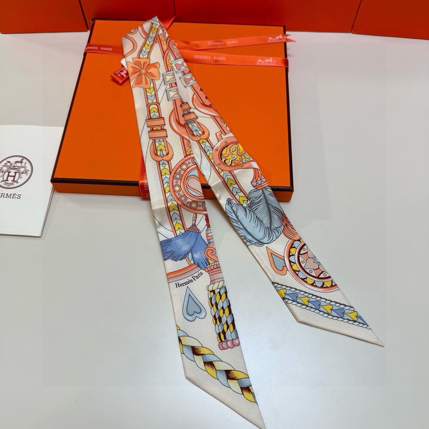 Hermes Harnais de Coeur silk twilly scarf