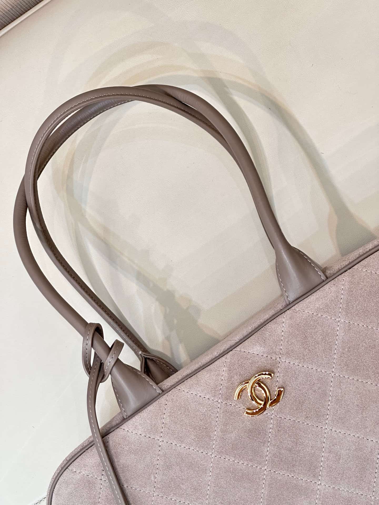 Chanel Maxi bowling bag Suede calfskin & Gold-Tone Metal Grey AS6211 TOP