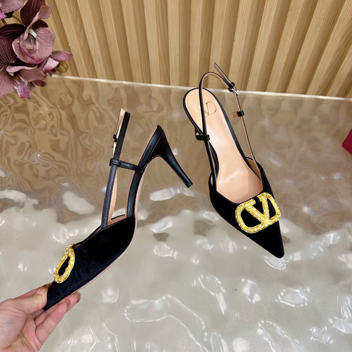 Valentino Vlogo Signature Slingback Pump Shoes 8 cm