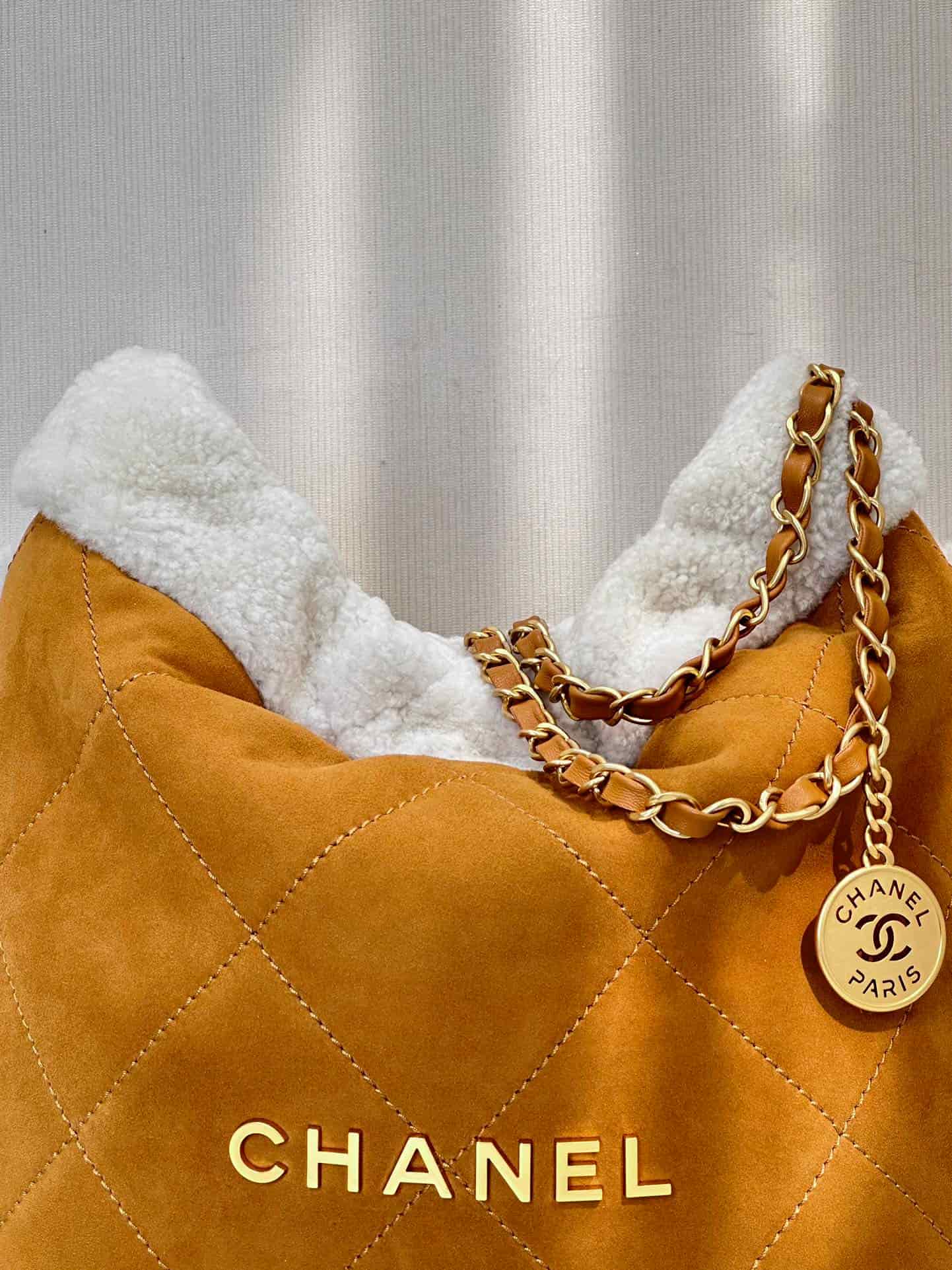 Chanel 22 Small handbag Quilted Lambskin Suede& Gold-tone metal AS3260 Beige with White TOP