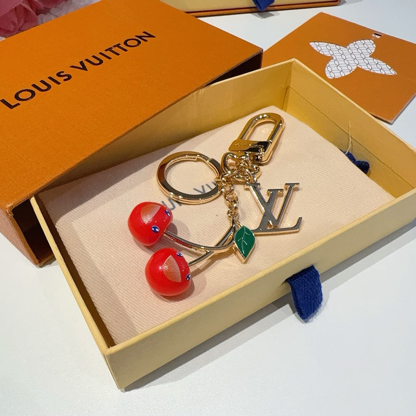 LV x Murakami Cerise Bag Charm M02476