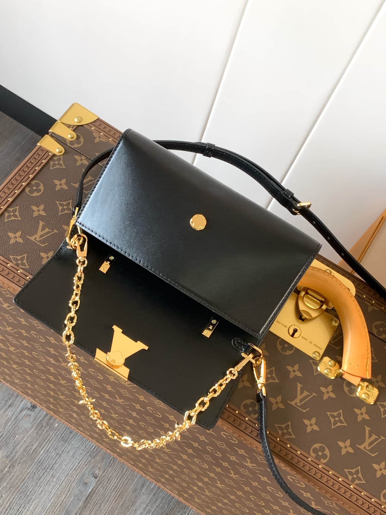 Louis Vuitton Wallet On Chain Capucines Black Calf leather M12143 High