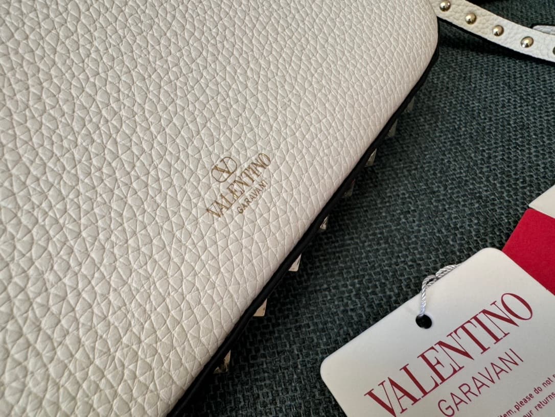 Valentino Garavani Small Rockstud Shoulder Bag White High