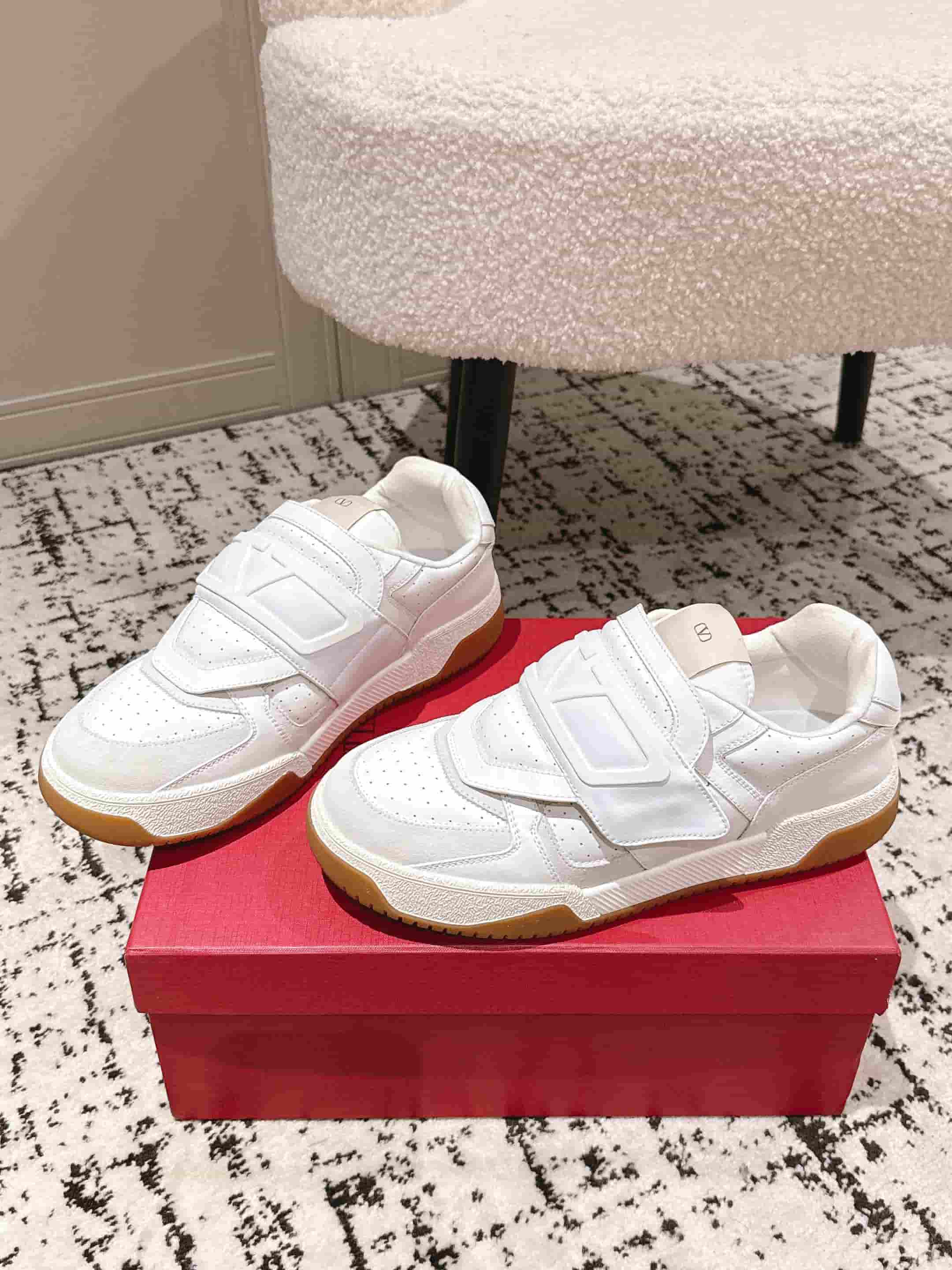 Valentino Joie De Jouer Low Top Sneaker In Nappa Calfskin Men Women